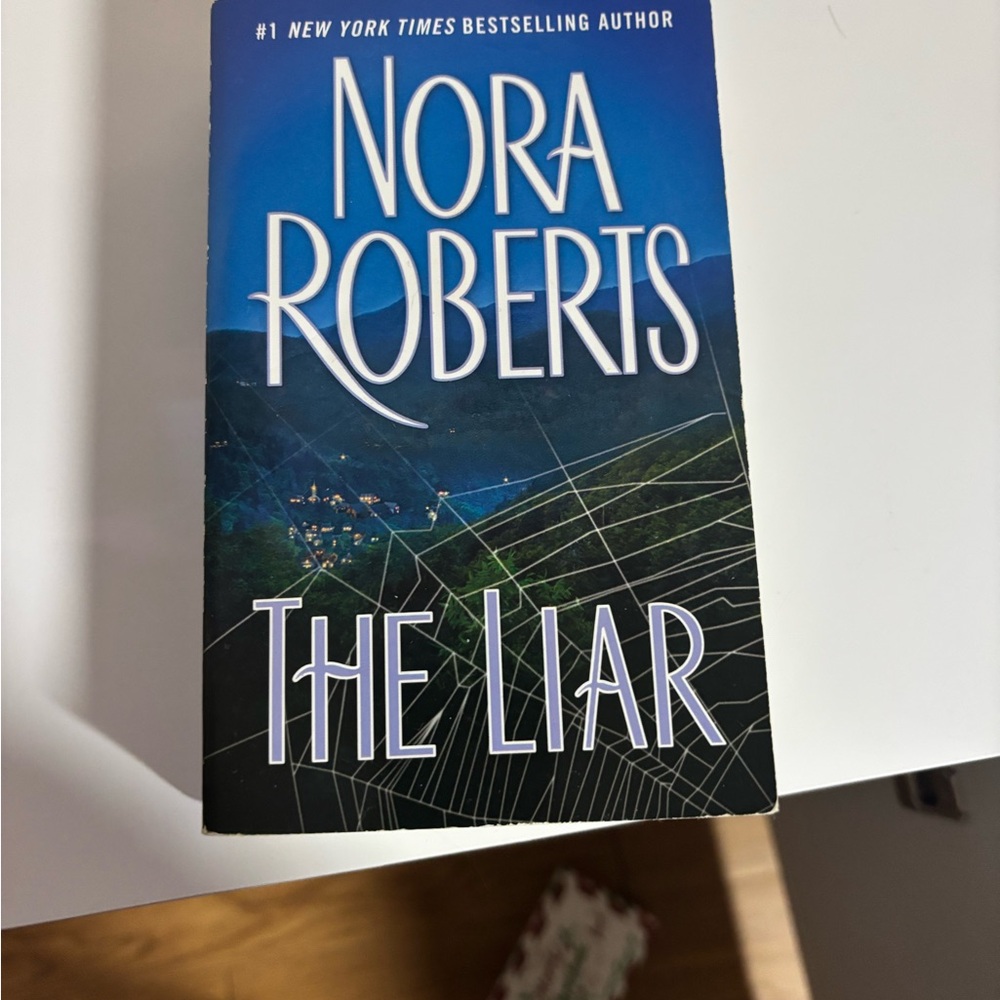 Nora Roberts 'The Liar' Paperback Book
